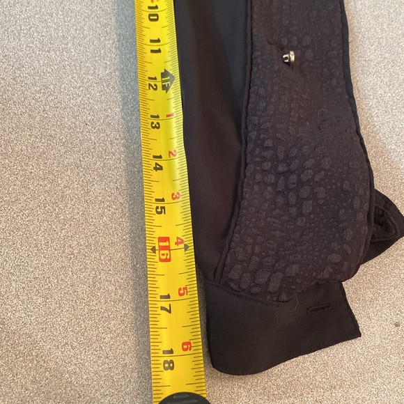 Dynamite - long sleeve, 1/2 zip blouse. Size XS - Picture 9 of 9